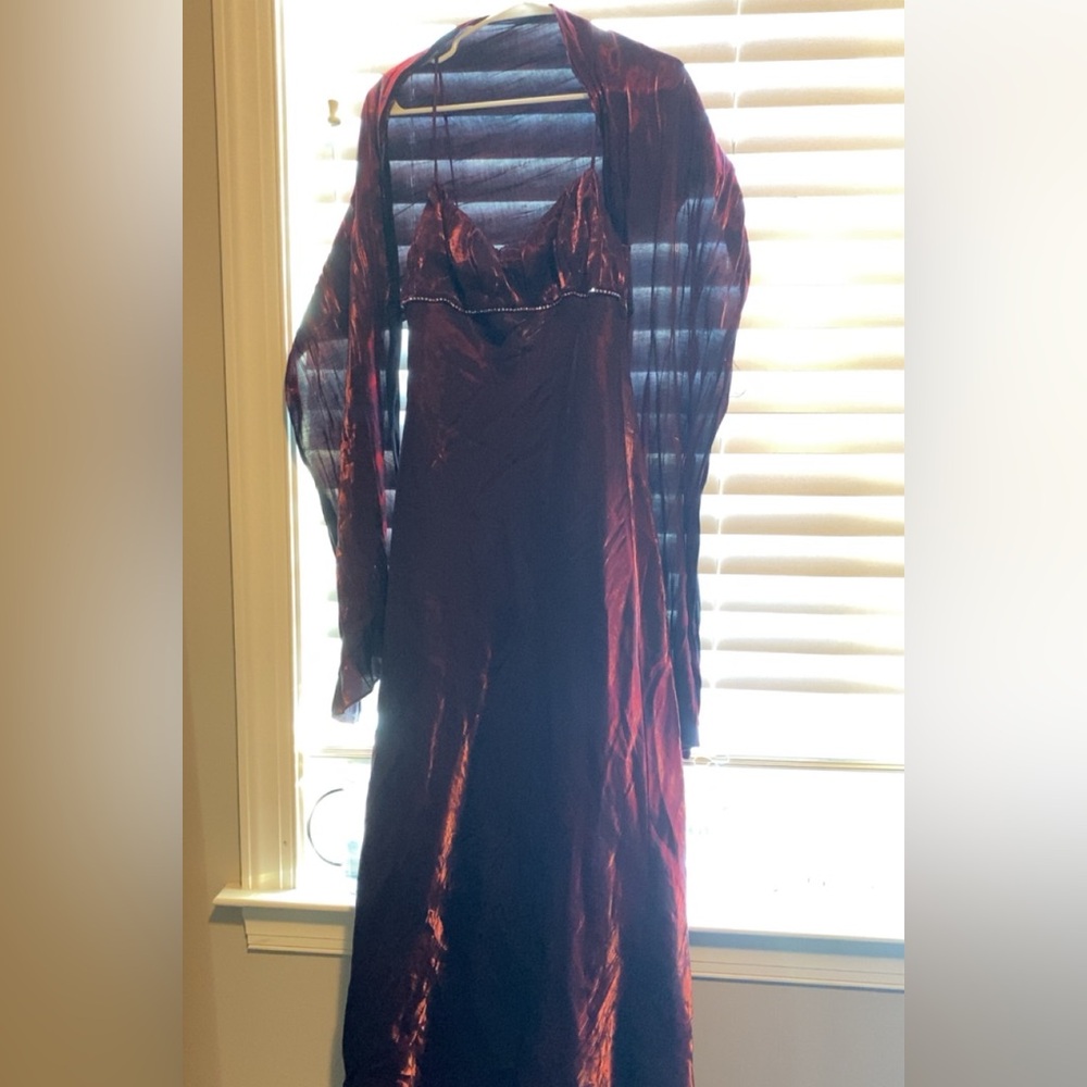 Size 11 vintage style prom dress, reselling after purchasing from depop.